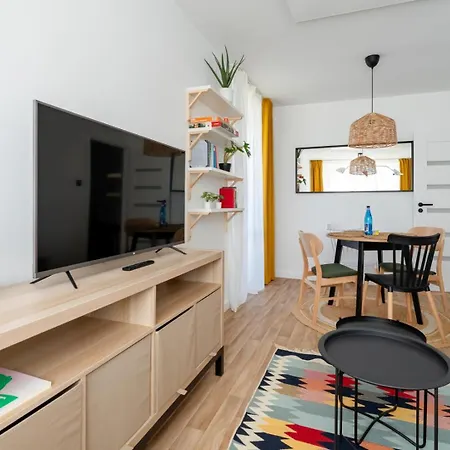 شقة W Gory! - Przytulny Blisko Centrum - By Spaceapart شكلارسكا بوريبا